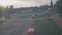 Křižovatka ulic Velká Dlážka a Polní