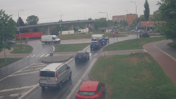 Křižovatka ulic Velká Dlážka a Polní