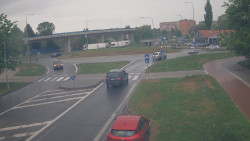 Křižovatka ulic Velká Dlážka a Polní
