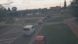 Křižovatka ulic Velká Dlážka a Polní