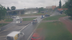 Křižovatka ulic Velká Dlážka a Polní