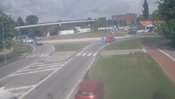 Křižovatka ulic Velká Dlážka a Polní