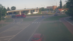 Křižovatka ulic Velká Dlážka a Polní
