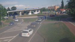 Křižovatka ulic Velká Dlážka a Polní