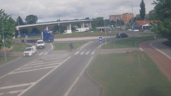 Křižovatka ulic Velká Dlážka a Polní