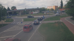 Křižovatka ulic Velká Dlážka a Polní