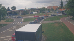 Křižovatka ulic Velká Dlážka a Polní