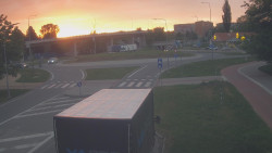 Křižovatka ulic Velká Dlážka a Polní