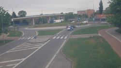 Křižovatka ulic Velká Dlážka a Polní