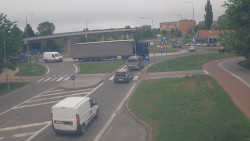 Křižovatka ulic Velká Dlážka a Polní