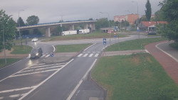 Křižovatka ulic Velká Dlážka a Polní