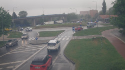 Křižovatka ulic Velká Dlážka a Polní