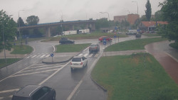 Křižovatka ulic Velká Dlážka a Polní