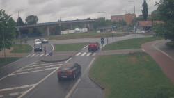 Křižovatka ulic Velká Dlážka a Polní