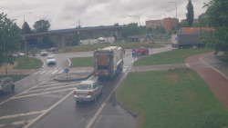 Křižovatka ulic Velká Dlážka a Polní