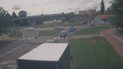 Křižovatka ulic Velká Dlážka a Polní