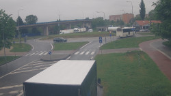 Křižovatka ulic Velká Dlážka a Polní