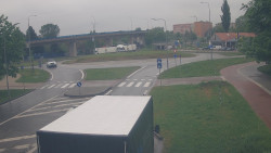 Křižovatka ulic Velká Dlážka a Polní