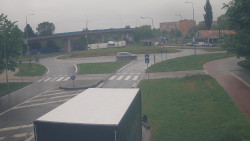 Křižovatka ulic Velká Dlážka a Polní