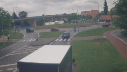 Křižovatka ulic Velká Dlážka a Polní