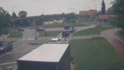 Křižovatka ulic Velká Dlážka a Polní