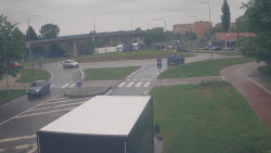 Křižovatka ulic Velká Dlážka a Polní