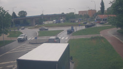 Křižovatka ulic Velká Dlážka a Polní