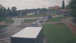 Křižovatka ulic Velká Dlážka a Polní