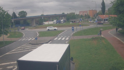 Křižovatka ulic Velká Dlážka a Polní