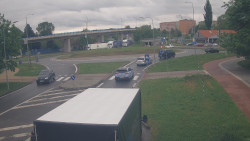 Křižovatka ulic Velká Dlážka a Polní