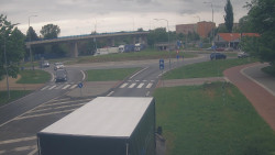 Křižovatka ulic Velká Dlážka a Polní