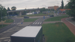 Křižovatka ulic Velká Dlážka a Polní