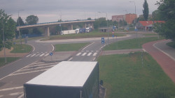 Křižovatka ulic Velká Dlážka a Polní