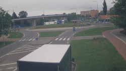Křižovatka ulic Velká Dlážka a Polní