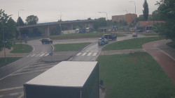 Křižovatka ulic Velká Dlážka a Polní