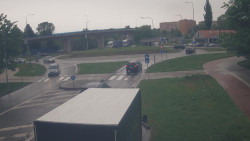 Křižovatka ulic Velká Dlážka a Polní