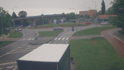 Křižovatka ulic Velká Dlážka a Polní
