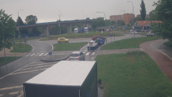 Křižovatka ulic Velká Dlážka a Polní