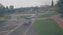 Křižovatka ulic Velká Dlážka a Polní