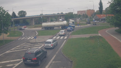 Křižovatka ulic Velká Dlážka a Polní