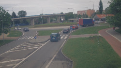 Křižovatka ulic Velká Dlážka a Polní