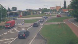 Křižovatka ulic Velká Dlážka a Polní