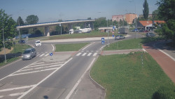Křižovatka ulic Velká Dlážka a Polní