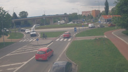 Křižovatka ulic Velká Dlážka a Polní