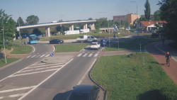 Křižovatka ulic Velká Dlážka a Polní