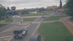 Křižovatka ulic Velká Dlážka a Polní