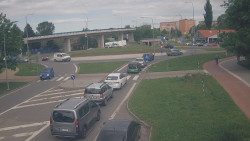 Křižovatka ulic Velká Dlážka a Polní