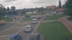 Křižovatka ulic Velká Dlážka a Polní