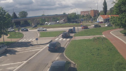 Křižovatka ulic Velká Dlážka a Polní