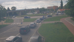 Křižovatka ulic Velká Dlážka a Polní